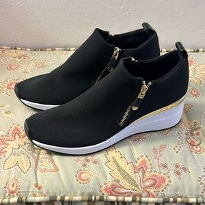 DKNY black women shoes size 11